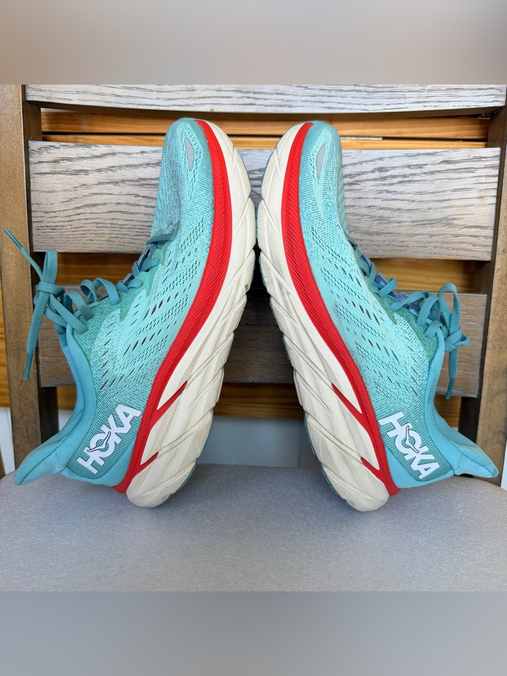 Hoka Clifton 8 running shoes in the "Aquarelle/Eggshell Blue sz 9B for women - Picture 7 of 10